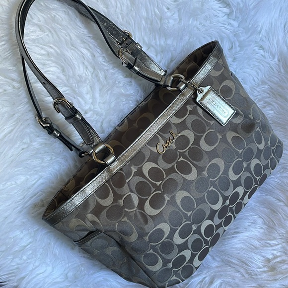 Authentic Coach shoulder bag - Picture 4 of 17